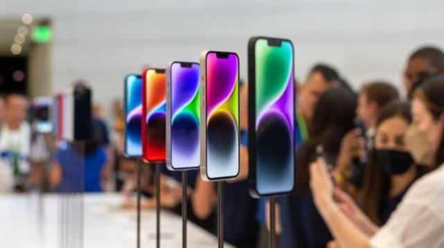 iPhone 15 Pro Max'in üretim sürecinin geç başladığı iddia ediliyor