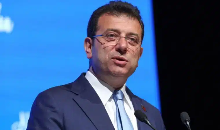 İstanbul Büyükşehir Belediye Başkanı Ekrem İmamoğlu, Haliç Kongre Merkezi'nde basın toplantısı düzenliyor. İmamoğlu, yeniden İstanbul Belediye Başkanı adayı olacağını açıkladı.