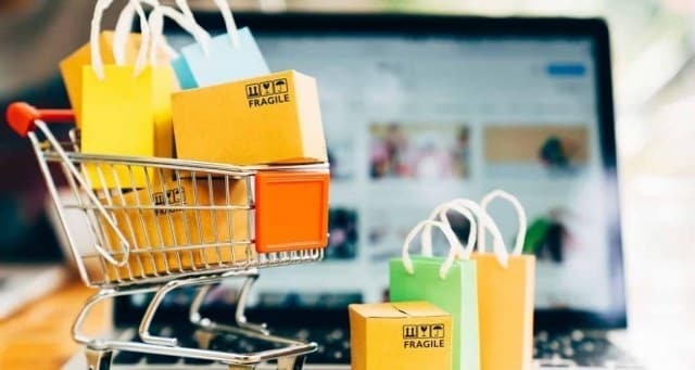 Uluslararası E-İhracat Platformu WORLDEF Ventures Grup Pazarlama Direktörü Sedat Ateş, istatistiklere göre artık Türkiye’nin yüzde 49,5’inin online platformlarından alışveriş yaptığını ifade etti.