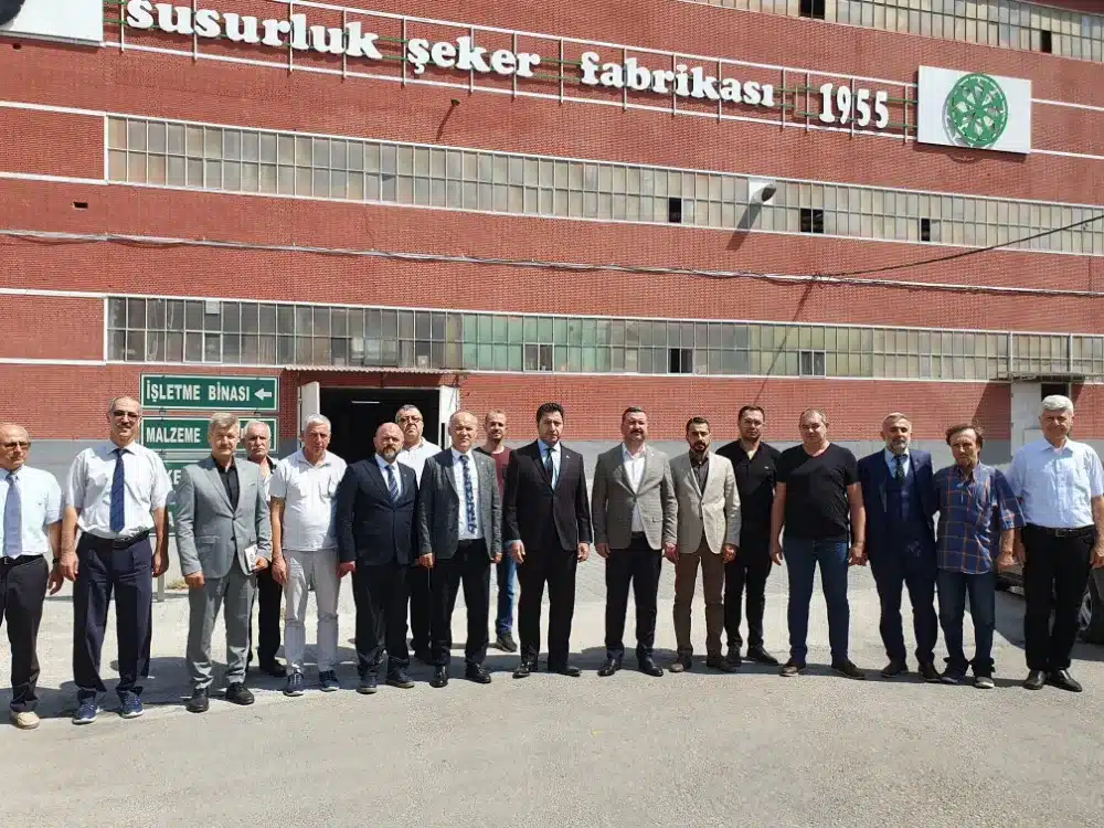 MHP Milletvekili Ekrem Gökay Yüksel ve Balıkesir İl Teşkilatı Susurluk'a ziyarette bulunarak ilçenin önde gelenleriyle bir araya geldi. Yüksel ve İl Teşkilatı mensupları yakın zamanda Susurluk MHP İlçe Başkanı seçilen Ergün Okurlar ve İlçe yönetim kurulunu tebrik etti