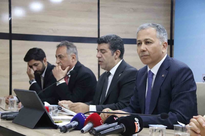 İçişleri Bakanı Ali Yerlikaya, “Terörle mücadelemiz son terörist etkisiz hale getirilinceye kadar devam edecek” ifadelerini kullandı.