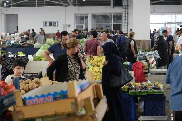 Türkiye İstatistik Kurumu (TÜİK), Temmuz ayı Perakende Satış Endeksleri’ni paylaştı, satış hacmi aylık yüzde 2,7, yıllık yüzde 31,0 arttı.