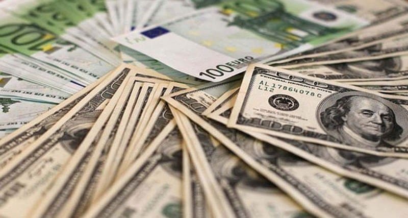 Piyasa katılımcı anketinde yıl sonu dolar kuru tahmini 30,14 TL’ye enflasyon beklentisi yüzde 67,22’ye çıktı.