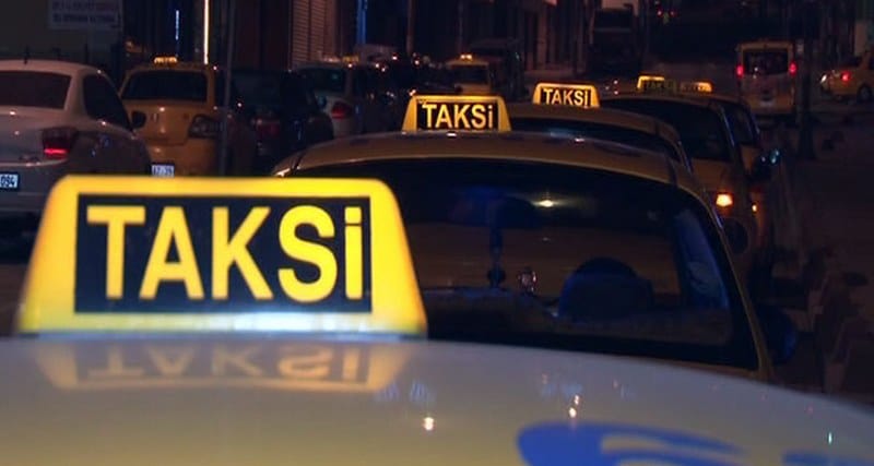 İTO'nun verilerine göre, İstanbul'da Ağustos ayında fiyatı en çok artan taksi ücreti oldu. En çok ucuzlayan ürün ise fiyatı yüzde 17,16 azalan domates olarak kaydedildi.