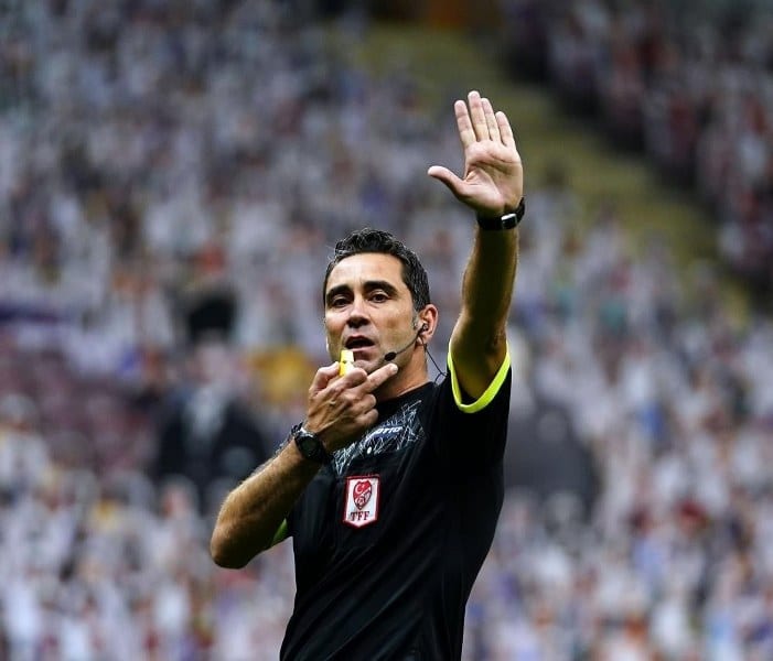 Trendyol Süper Lig'in 4. haftasında Gaziantep FK ile Galatasaray arasında bugün oynanacak karşılaşmanın VAR hakemi olarak Koray Gençerler görev yapacak.