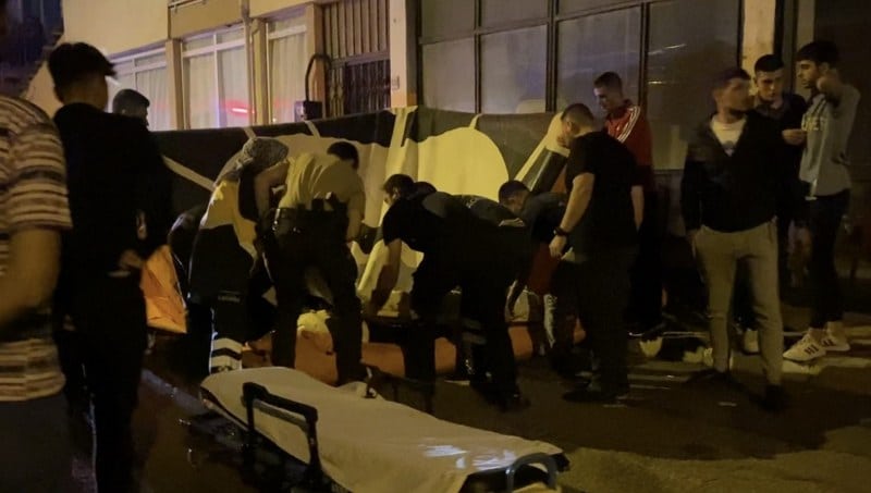 Bursa'da bir kişi, beraber alkol aldığı arkadaşıyla tartışmaya başlayınca 3. kattan aşağıya attı.