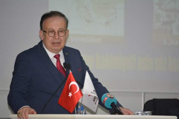 Mavi Vatan Denizcilik ve Global Stratejiler Merkezi (TÜRK DEGS) Başkanı Müstafi Tümamiral ve Topkapı Üniversitesi Öğretim Üyesi Doç. Dr. Cihat Yaycı, Türkiye'nin 15 Temmuz 2016'da yaşanan FETÖ darbe girişiminin benzeri olaylara karşı daha geniş bir perspektifte ve daha etkili bir şekilde hazırlıklı olması gerektiğini ifade etti. Yaycı, “Türkiye, 15 Temmuz 2016 saat 20.30’a yeniden çok yaklaşmaktadır” dedi.