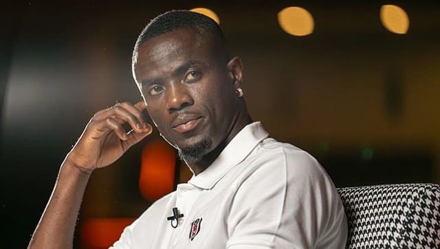 Beşiktaş’ın yeni transferi Eric Bailly, Galatasaray, Fenerbahçe ve Beşiktaş arasında iyi bir rekabet gördüğünü söyleyerek, "Bu sezon benim için önemli olacak. Geçen sene ligi Galatasaray kazandı, bu sene neden Beşiktaş şampiyon olmasın? Buraya kazanma mantalitesiyle geldim, şampiyon olmak ve daha fazlasını yapmak istiyorum” ifadelerini kullandı.