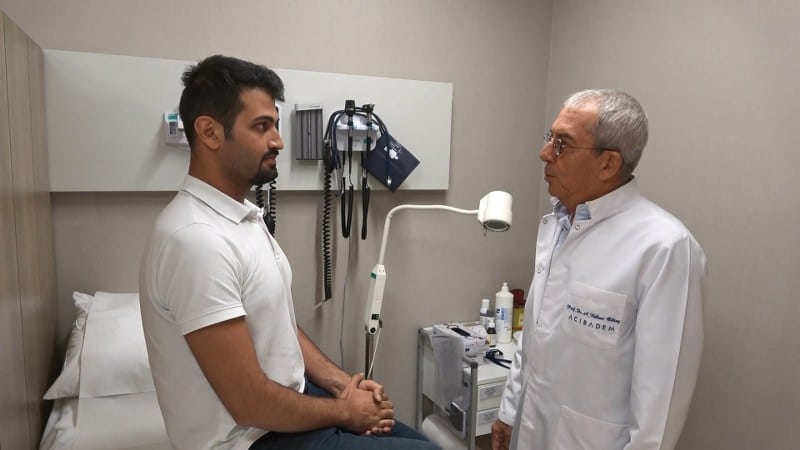 Türkiye’de görülen kanserlerin yaklaşık yüzde 13’ünü prostat kanserinin oluşturduğunu belirten Üroloji Uzmanı Prof. Dr. Bülent Oktay, ölümlerin ise yüzde 5’ini oluşturduğunu söyledi. Prof. Dr. Bülent Oktay, her erkeğin 50 yaşından sonra test yaptırmalarını da tavsiye etti.