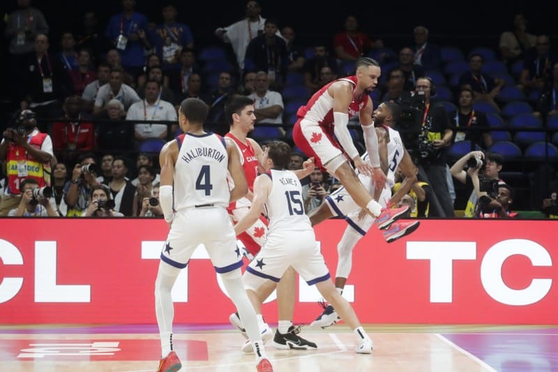 FIBA Basketbol Dünya Kupası üçüncülük mücadelesinde ABD ile Kanada, Filipinler’in başkenti Manila’da karşı karşıya gelirken, uzatmalar sonunda Kanada 127-118 galip gelerek tarihinde ilk kez üçüncü oldu.