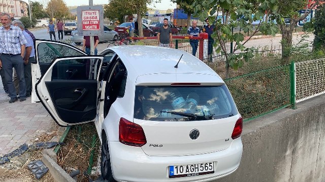 Balıkesir'in Gönen ilçesinde iki aracın çarpıştığı trafik kazasında 1 kişi yaralandı.