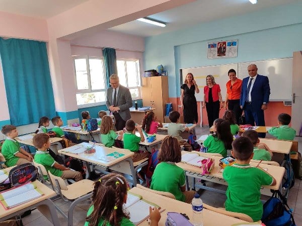 İlköğretim Haftası'nın anısına, Edremit İlçe Milli Eğitim Müdürlüğü tarafından Kadıköy Mehmet Refii Terzioğlu İlkokulu'nda özel bir kutlama programı düzenlendi.