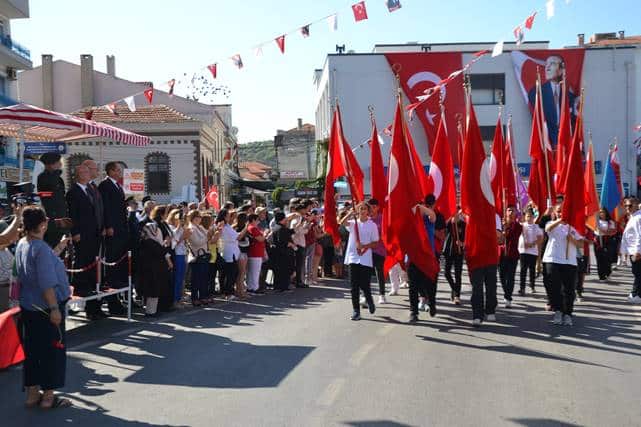 AYVALIK'IN DÜŞMAN İŞGALİNDEN KURTULUŞUN 101. YIL GURURU