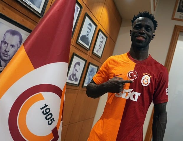 Galatasaray'ın yeni transferi Davinson Sanchez, "Buraya takımı geliştirmek için geldim. Şu an çok iyi bir takımımız olduğu gerçek" ifadelerini kullandı.