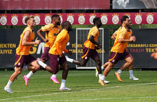 Galatasaray, UEFA Şampiyonlar Ligi A Grubu’nda Danimarka ekibi Kopenhag ile oynayacağı karşılaşmanın hazırlıklarına bugün başladı.