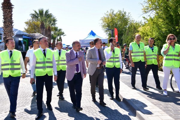 Balıkesir Büyükşehir Belediyesi, "Şehrini Keşfet" çağrısıyla Hareketlilik Haftası'nın açılışını Edremit'te gerçekleştirilen bir etkinlikle başlattı.