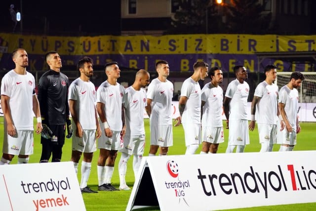 Bandırmaspor namağlup kalmak, Ümraniyespor ilk galibiyetini almak istiyor