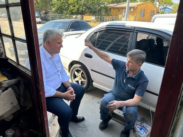 AK Parti Balıkesir Milletvekili ve Dışişleri Komisyonu Başkanvekili Dr. Mustafa Canbey, 36. Ahilik Haftası nedeniyle Küçük Sanayi Sitesindeki esnafları ziyaret etti.