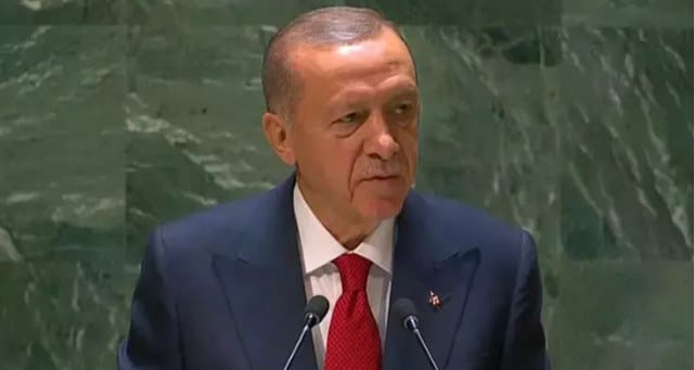 78. BM Genel Kurulu'nda açıklamalarda bulunan Cumhurbaşkanı Recep Tayyip Erdoğan, "Karabağ Azerbaycan Toprağıdır" dedi.