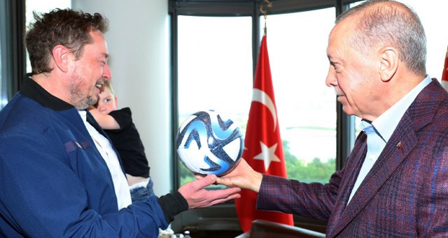 Cumhurbaşkanı Recep Tayyip Erdoğan, Elon Musk'a yanıt verdi “Teknofest’te gelecek yıl seni de görmekten büyük memnuniyet duyacağız” dedi.