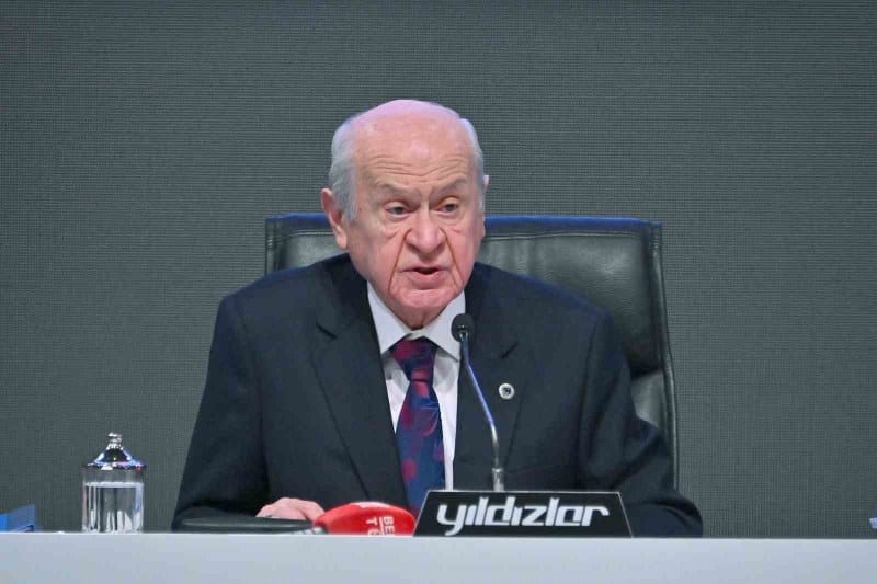 Milliyetçi Hareket Partisi (MHP) Genel Başkanı Devlet Bahçeli, İsveç’in NATO üyeliğine partisinin olumlu bakmasının eşyanın tabiatına aykırı olduğunu belirtti. Bahçeli ayrıca, “Bizim için Avrupa Birliği bitmiştir. Avrupa Birliği bizden sonuna kadar uzak dursun” ifadelerini kullandı.