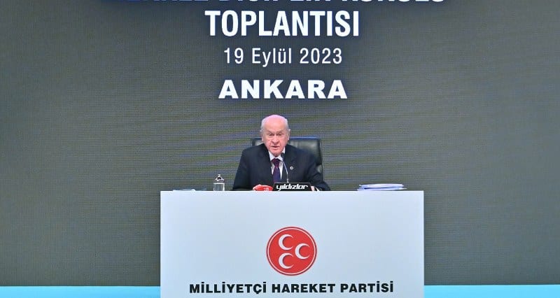 Milliyetçi Hareket Partisi (MHP) Genel Başkanı Devlet Bahçeli, İsveç’in NATO üyeliğine partisinin olumlu bakmasının eşyanın tabiatına aykırı olduğunu belirtti. Bahçeli ayrıca, “Bizim için Avrupa Birliği bitmiştir. Avrupa Birliği bizden sonuna kadar uzak dursun” ifadelerini kullandı.