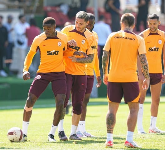 Galatasaray, Trendyol Süper Lig’in 5. haftasında Samsunspor ile evinde oynayacağı maçın hazırlıklarını yaptığı antrenmanla sürdürdü.