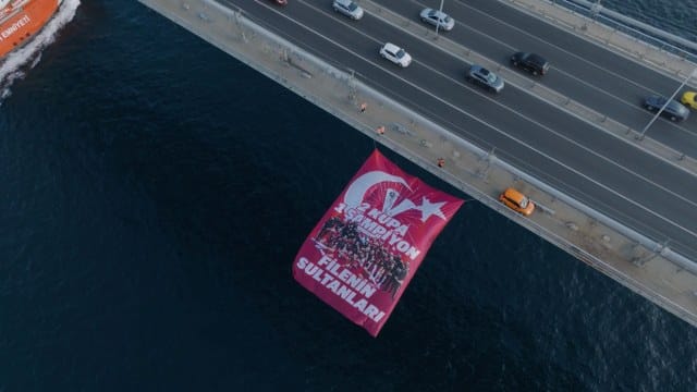 Milletler Ligi ve Avrupa Şampiyonluğu elde ederek dünya 1 numarası olan A Milli Kadın Voleybol Takımı