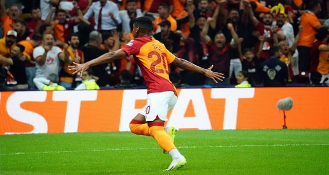 Galatasaray’ın Brezilyalı oyuncusu Tete, UEFA Şampiyonlar Ligi’nde haftanın ilk 11’ine seçilirken Kopenhag’a attığı gol de haftanın golüne aday gösterildi.