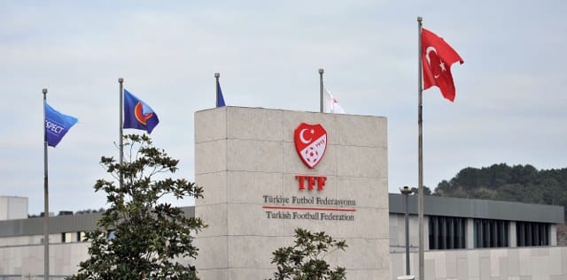 TFF Tahkim Kurulu, Profesyonel Futbol Disiplin Kurulu’nun (PFDK) Beşiktaş Başkanı Ahmet Nur Çebi’ye verdiği 400 bin TL’lik para cezasını yarısı kadar indirdi. 10 takım