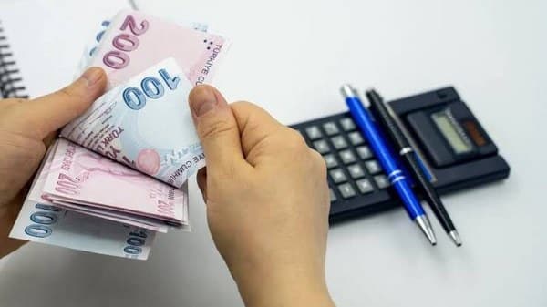 Türkiye İşçi Sendikaları Konfederasyonu (TÜRK-İŞ) Temmuz ayı verilerine göre, 4 kişilik bir ailenin aylık gıda harcamalarını kapsayan açlık sınırını 13 bin 334 lira oldu.