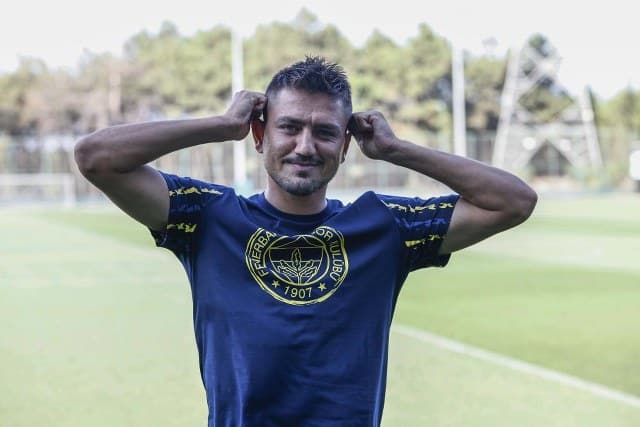 Fenerbahçe'nin Trendyol Süper Lig'in 5. haftasında Bitexen Antalyaspor ile yaptığı maçta sakatlanan Cengiz Ünder hakkında açıklama yaptı.