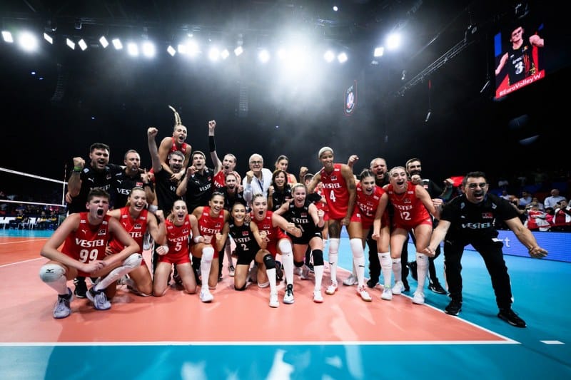 A Milli Kadın Voleybol Takımı'nın Avrupa Şampiyonası finalindeki rakibi Sırbistan oldu.