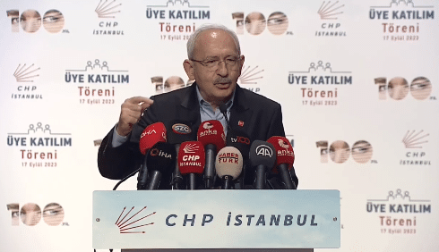 Şişli'de düzenlenen üye katılım töreninde konuşan CHP lideri Kemal Kılıçdaroğlu, "Bizim bir kusurumuz var" diyerek, "Yeteri kadar söyleyemedik. Yeteri kadar vatandaşın kapısını çalamadık" ifadelerini kullandı.