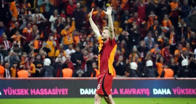 Galatasaray, 30 yaşındaki Norveçli orta saha oyuncusu Fredrik Midtsjö’un Pendikspor'a transferini duyurdu.
