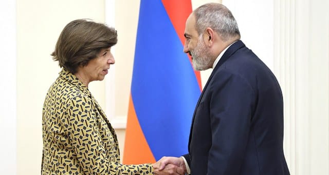 Fransa Dışişleri Bakanı Catherine Colonna Ermenistan ziyareti sırasında Ağrı Dağı’nın fotoğrafını paylaşarak, Ağrı Dağı'nı Ermenistan toprağıymış gibi lanse etti.