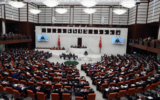 TBMM'nin açılışında konuşan Cumhurbaşkanı Recep Tayyip Erdoğan, “Herkesi yapıcı bir anlayışla yeni anayasa çağrımıza katılmaya dave