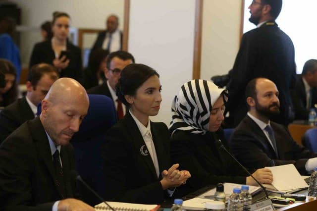 Türkiye Cumhuriyet Merkez Bankası (TCMB) Başkanı Hafize Gaye Erkan, “TCMB tarafından KKM’ye ödenen 90 milyar lira olduğunu, Hazine tarafında da bunun 60 milyar lira olduğunu söyleyebilirim” şeklinde konuştu.