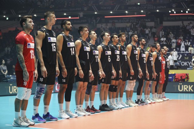 A Milli Erkek Voleybol Takımı, Japonya’da düzenlenen Paris 2024 Olimpiyat Oyunları Elemeleri B Grubu üçüncü maçında ABD’ye