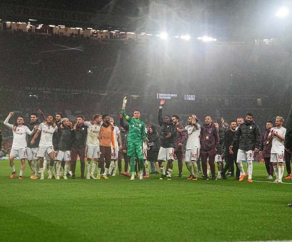 UEFA Şampiyonlar Ligi A Grubu ikinci maçında Galatasaray, deplasmanda Manchester United ila karşılaştı. Galatasaray, zorlu m