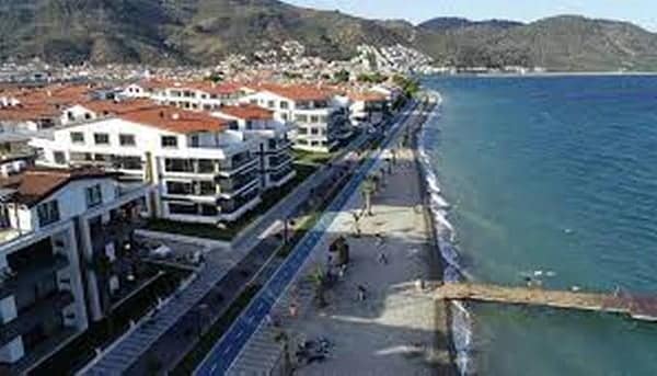 Balıkesir, tarım ve hayvancılıkta önemli bir üretim potansiyeline sahip bir ildir. İlde, buğday, arpa, mısır, ayçiçeği, zeytin, meyve ve sebze gibi ürünler yetiştirilmektedir. Ayrıca, Balıkesir, büyükbaş ve küçükbaş hayvancılıkta da önemli bir yere sahiptir.
