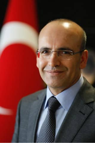 Hazine ve Maliye Bakanı Mehmet Şimşek, 2023 yılının bitmesine saatler kala sosyal medya hesabından yaptığı paylaşım ile 2024'e ilişkin açıklamalarda bulundu.