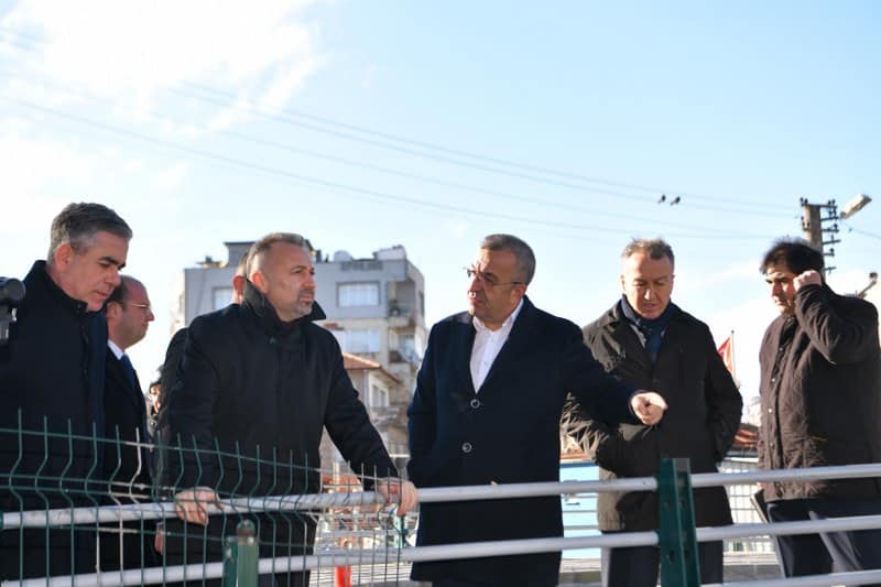  Balıkesir Büyükşehir Belediyesi, Çay Deresi 3. Etap ile yeni bir sosyal yaşam alanı şehre kazandırırken, Birleşmiş Milletler 75. Yıl Gençlik Merkezi’nin karşısındaki, Karesi Petrol Ofisi’ni de yıkıp, yeni yol güzergâhları açarak şehrin trafiğini rahatlatacak.