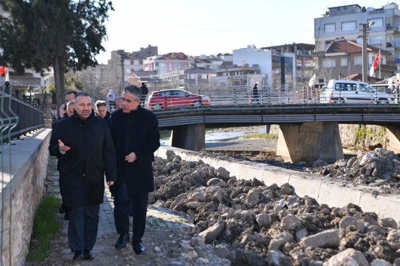  Balıkesir Büyükşehir Belediyesi, Çay Deresi 3. Etap ile yeni bir sosyal yaşam alanı şehre kazandırırken, Birleşmiş Milletler 75. Yıl Gençlik Merkezi’nin karşısındaki, Karesi Petrol Ofisi’ni de yıkıp, yeni yol güzergâhları açarak şehrin trafiğini rahatlatacak.