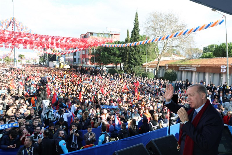 Cumhurbaşkanı ve AK Parti Genel Başkanı Recep Tayyip Erdoğan, Balıkesir Kuva-yı Milliye Meydanı’nda düzenlenen mitingde binlere hitap etti, Büyükşehir Belediye Başkanı Yücel Yılmaz’ın ve 20 ilçe belediye başkan adayının elini havaya kaldırdı ve “Balıkesir’in Türkiye Yüzyılı’na destek vereceğine inanıyorum” dedi.