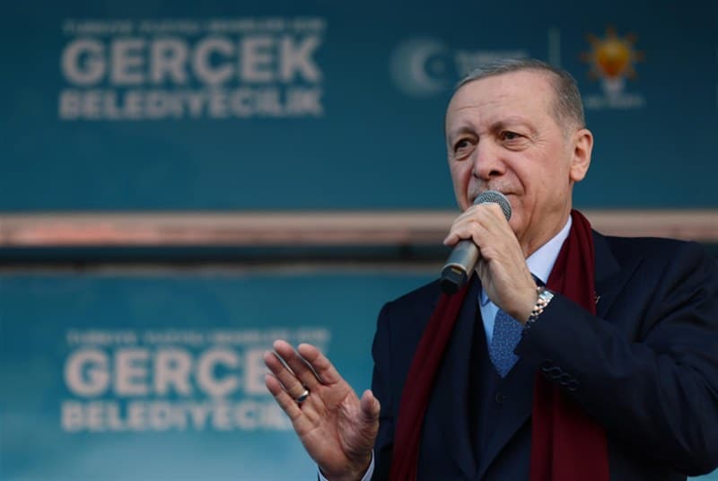 Cumhurbaşkanı ve AK Parti Genel Başkanı Recep Tayyip Erdoğan, Balıkesir Kuva-yı Milliye Meydanı’nda düzenlenen mitingde binlere hitap etti, Büyükşehir Belediye Başkanı Yücel Yılmaz’ın ve 20 ilçe belediye başkan adayının elini havaya kaldırdı ve “Balıkesir’in Türkiye Yüzyılı’na destek vereceğine inanıyorum” dedi.