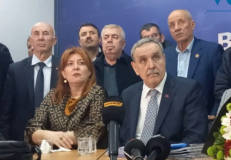 AK Parti Bandırma Belediye Başkan Adayı Cemal Öztaylan, parti binasında gerçekleştirilen basın toplantısı ile yerel seçimlerin startını verdi. Ak Parti Balıkesir Milletvekili Ali Öztaylan, İlçe Başkanı Mehmet Doğan ve Belediye Başkan aday adayları Oya Yücel ve Durgut Ergin