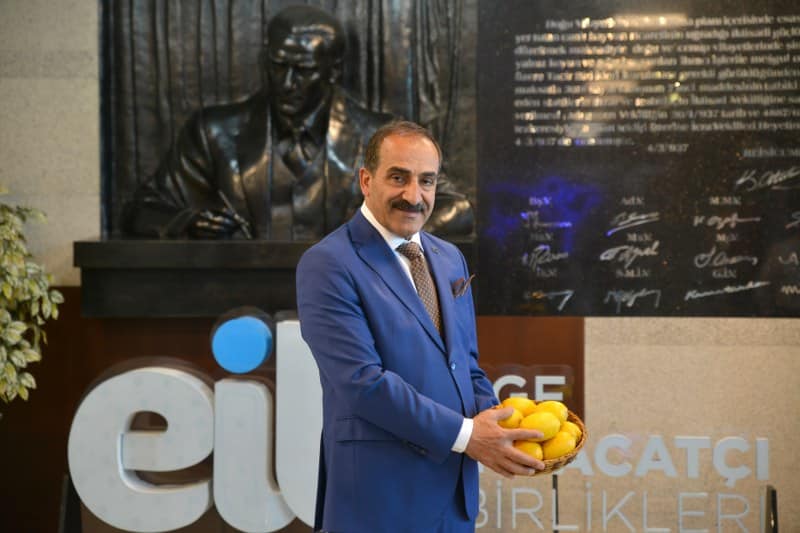 Sonbahar ve kış aylarında soğuk algınlıklarına karşı C vitamini deposu olan narenciye ürünleri, Türkiye