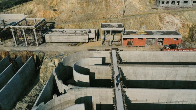 Balıkesir Büyükşehir Belediyesi, Bandırma’nın en önemli ihtiyaçlarından biri olan İleri Biyolojik Bandırma Atıksu Arıtma Tesisi yapımının yüzde 44’ünü tamamladı. Hızla devam eden çalışmaların sonunda Bandırma Körfezi eski ihtişamına kavuşacak.