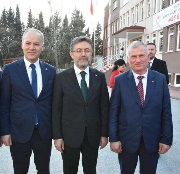 Geçtiğimiz günlerde Balıkesir'i ziyaret eden Tarım ve Orman Bakanı İbrahim Yumaklı ile görüşen Cumhur İttifakı MHP Belediye Başkan Adayı Fahrettin Şener, Susurluk Çayı Islahı Projesi'nin hayata geçirileceğini söyledi.
